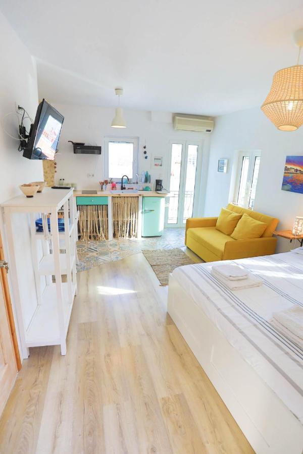 Ravi Boutique Home - 1 Minute Walk From Beach Kalyves Buitenkant foto