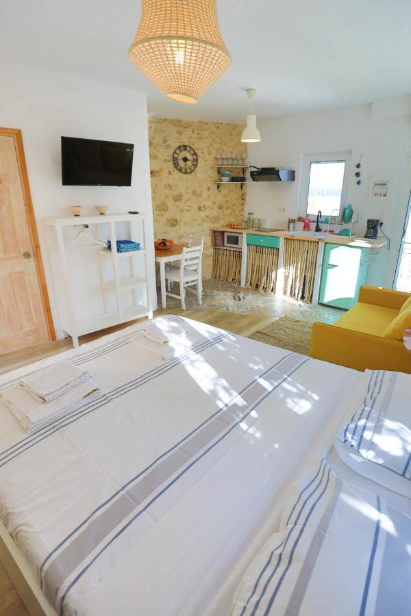 Ravi Boutique Home - 1 Minute Walk From Beach Kalyves Buitenkant foto