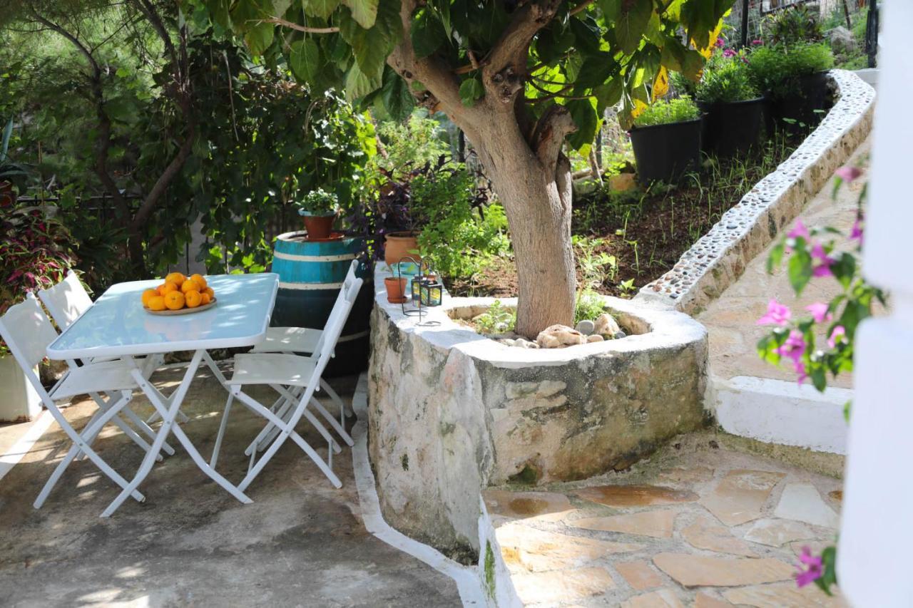 Ravi Boutique Home - 1 Minute Walk From Beach Kalyves Buitenkant foto