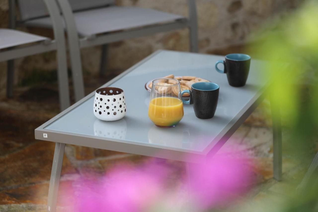 Ravi Boutique Home - 1 Minute Walk From Beach Kalyves Buitenkant foto